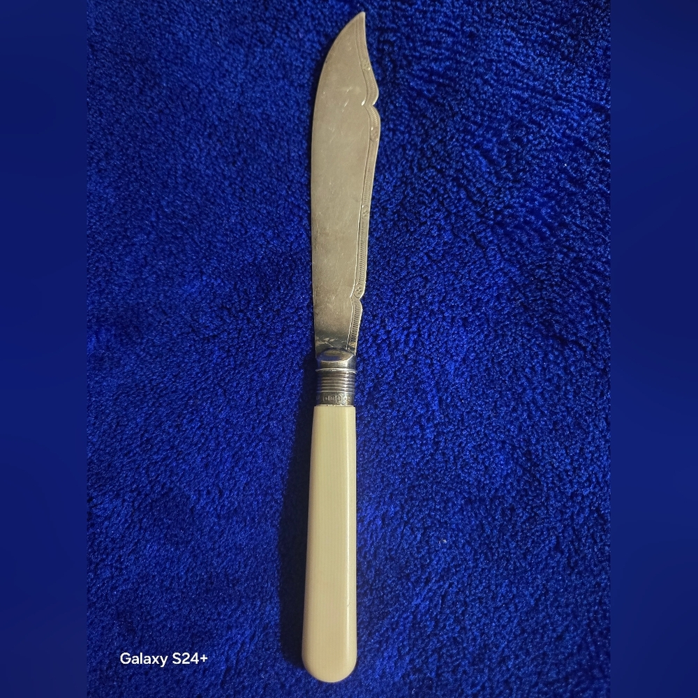Vintage Cream Handle Knife